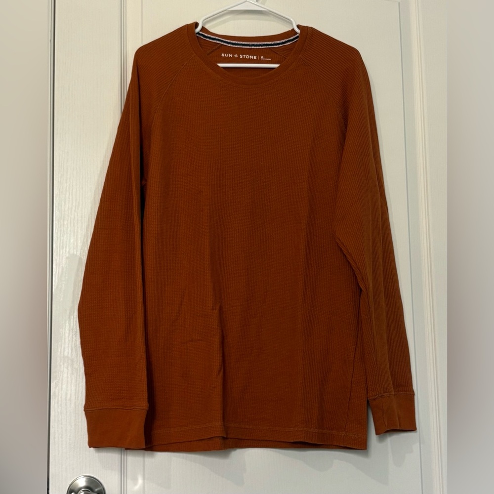 Sun + Stone Men's Rust Long Sleeve Tee